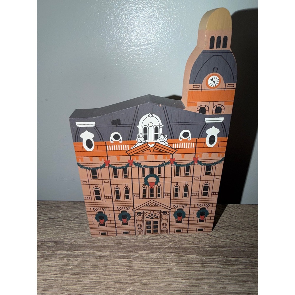 1992 The Cats Meow Village Wayne County Court House Hometown Christmas Series